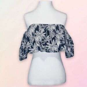 Available by Angela Fashion, Floral Off the Shoulder, Crop Top